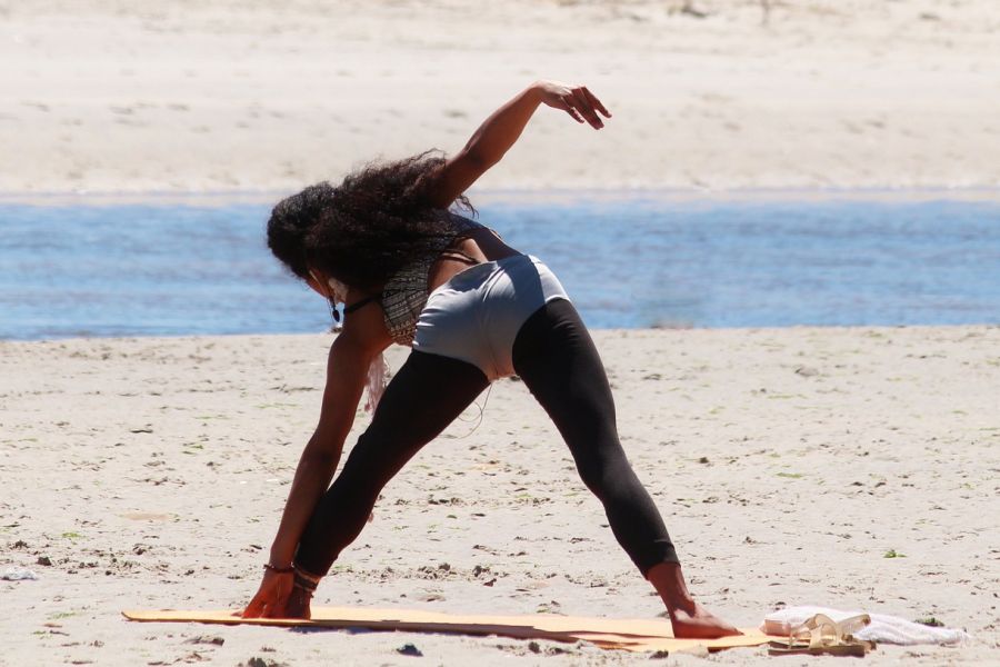 Gymnastik am Strand