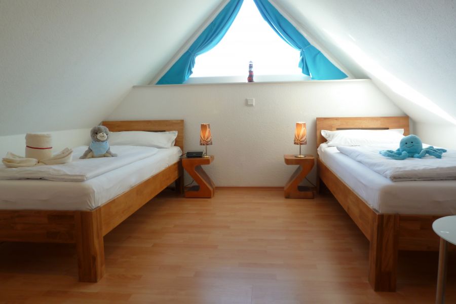 Schlafzimmer 2 mit Blick auf den Deich