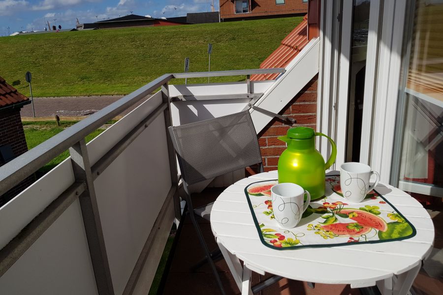 Balkon mit Blick auf den Deich